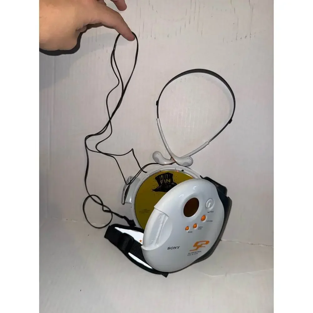 Mint Sony S2 Sports Walkman D-SJ301 Portable CD Player, Orig. Headphones & strap